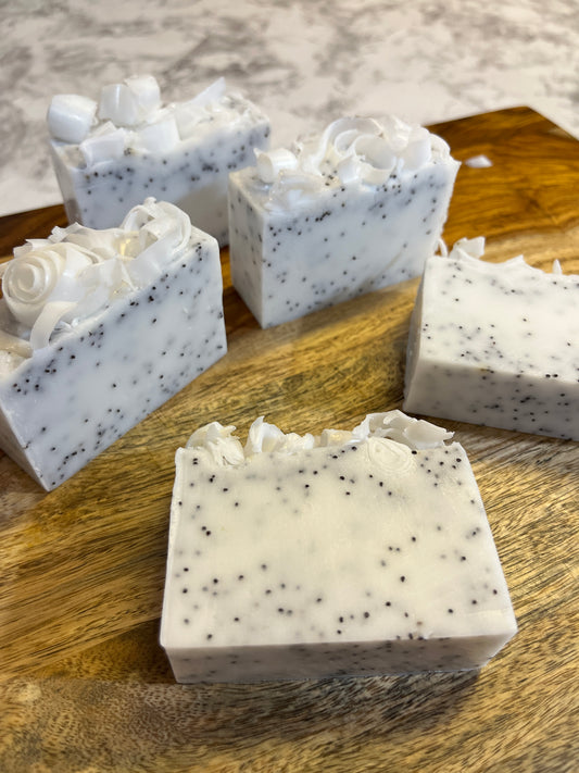 Pure Coconut Soap Bar – Poppy Seeds, Goat's Milk, Coconut & Santal fragrance